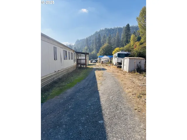 $159,900 | 22210 Tiller Trail Highway, Days Creek, OR 97429