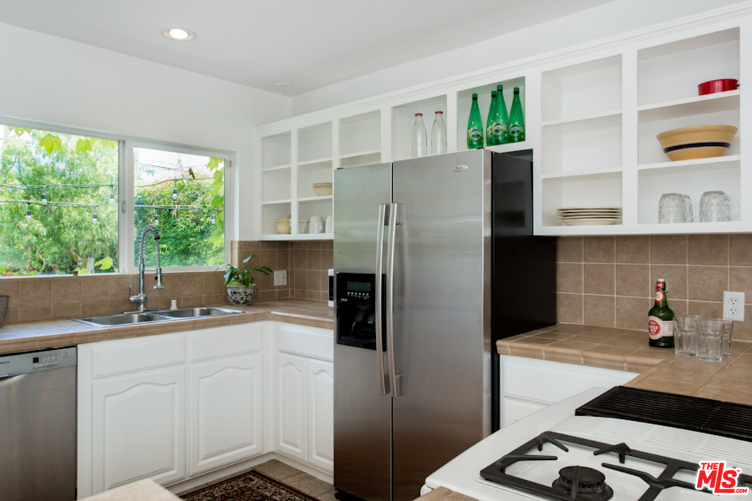 4036 Alla Road Los Angeles, CA 90066 - Photo 9 of 20 Gallery Image 9