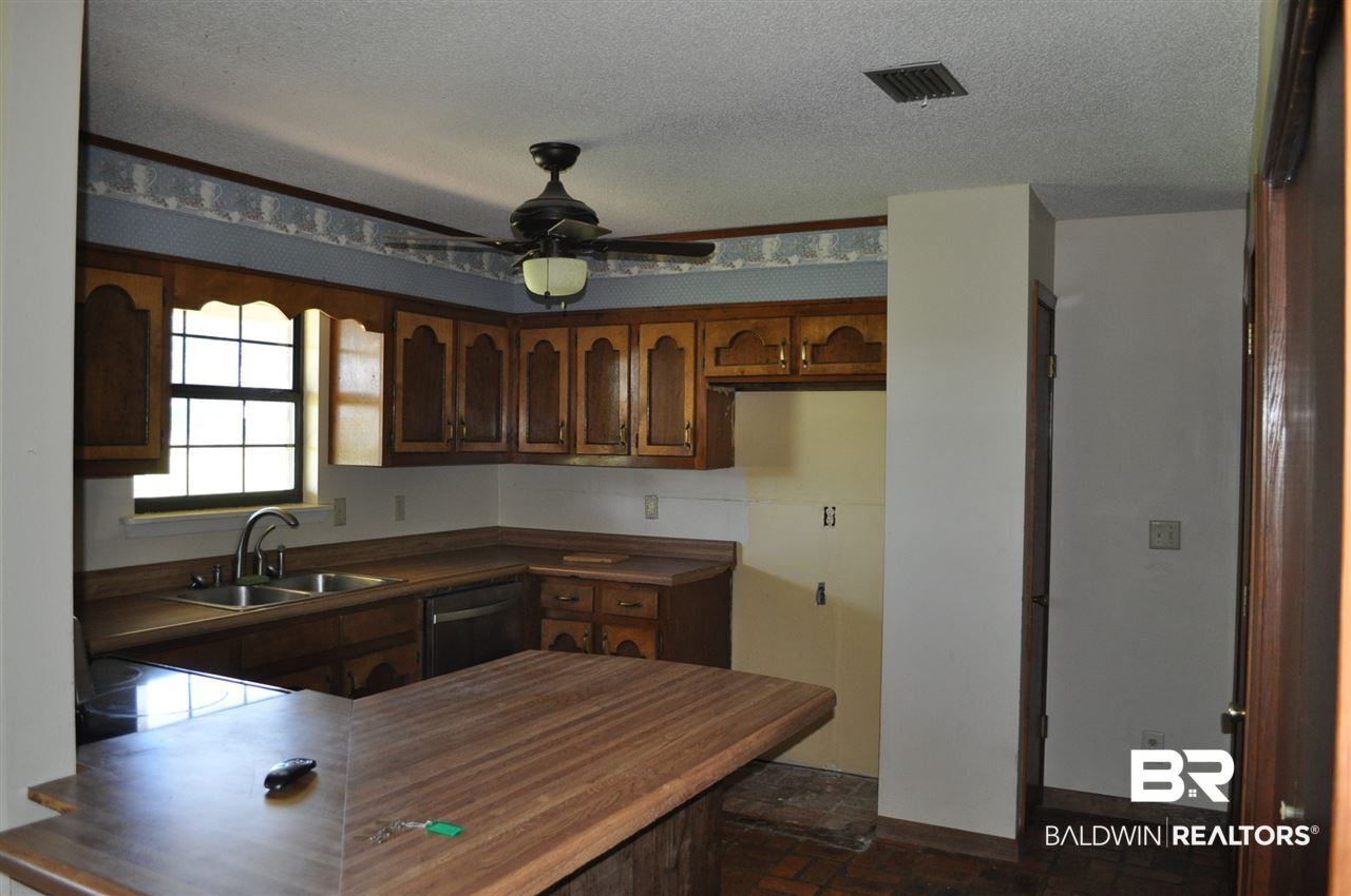 1499 Johnson Road Perdido, AL 36562 - Photo 4 of 15 Kitchen