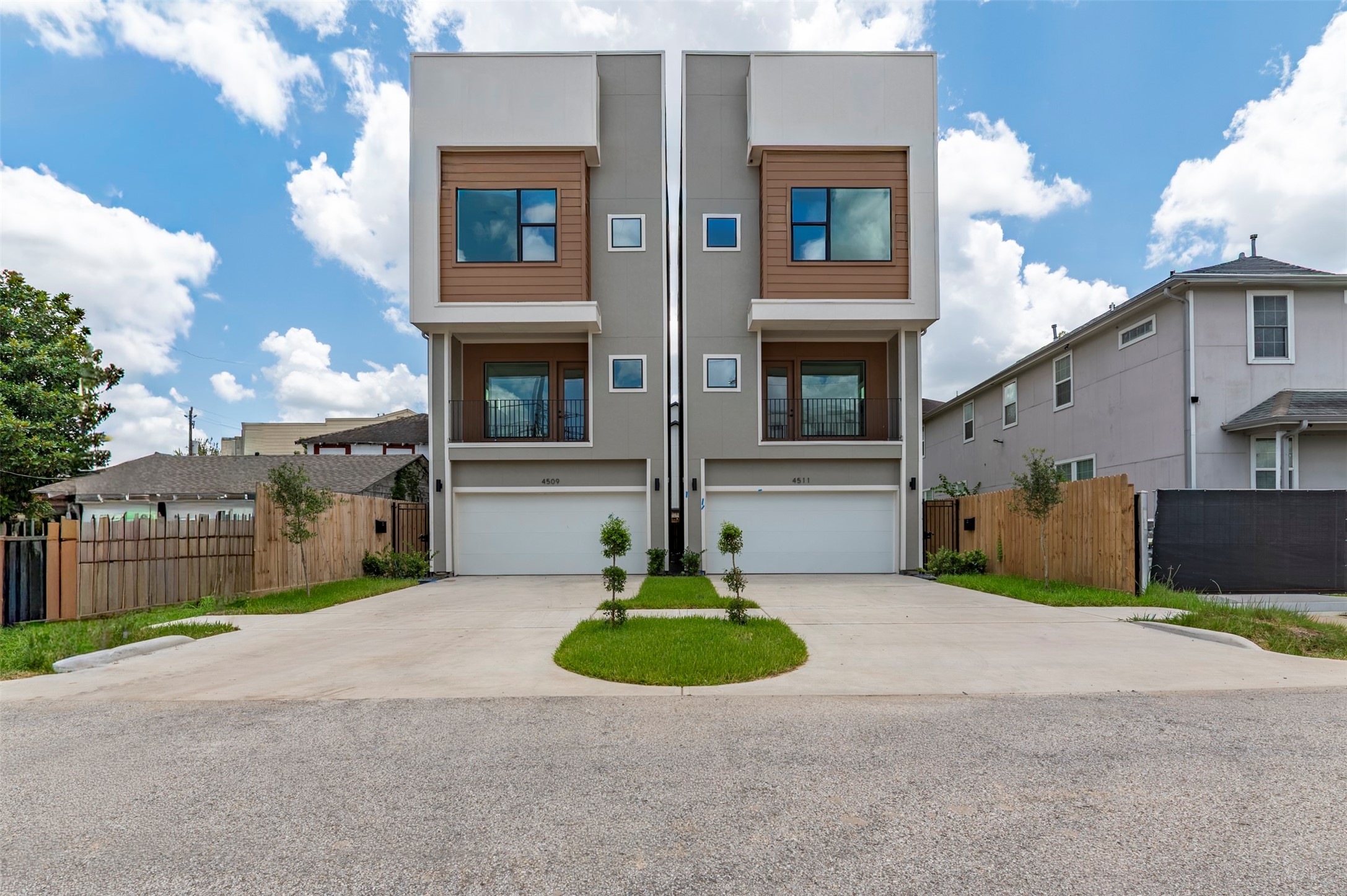 4511 Nolda Street Houston, TX 77007 - Photo 1 of 44