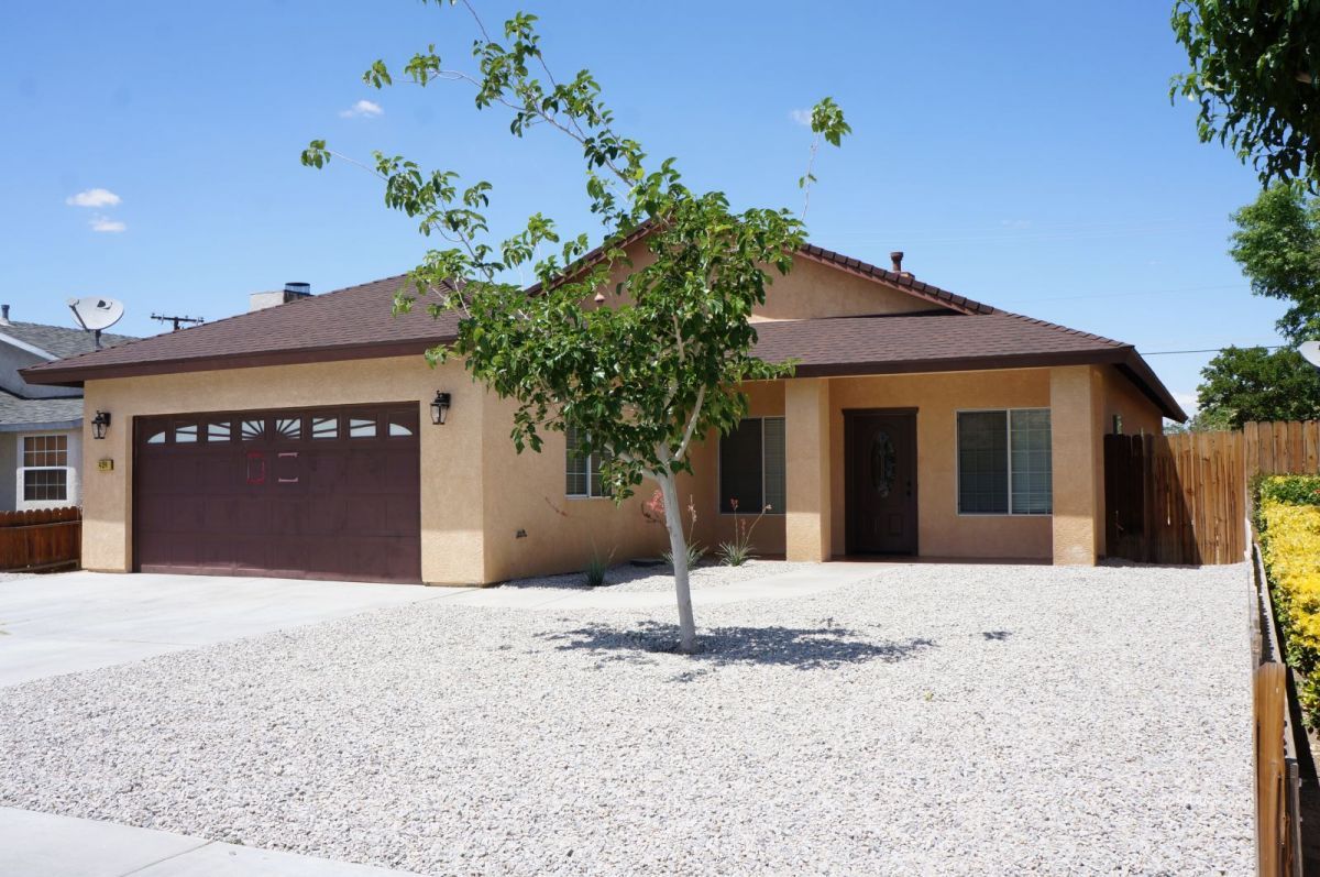 424 West Ward Avenue Ridgecrest, CA 93555 - Photo 1 of 1