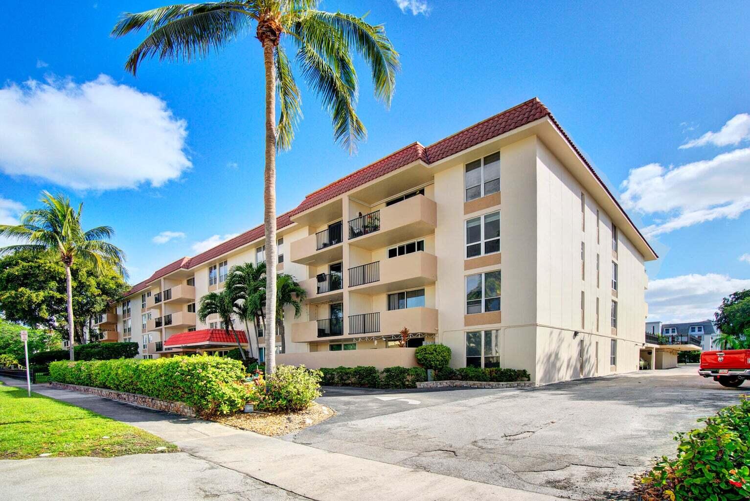 1000 Spanish River Road, Unit 3K Boca Raton, FL 33432 - Photo 20 of 32 a view of a building with a street