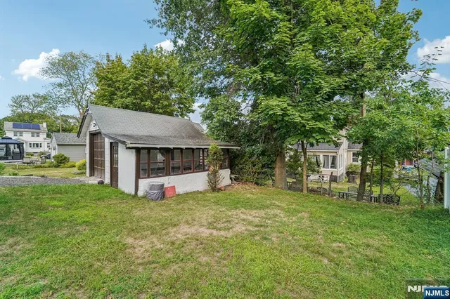 $500,000 | 1485 Gaylord Terrace, Teaneck, NJ 07666