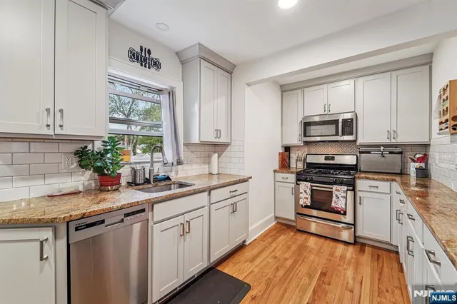 $500,000 | 1485 Gaylord Terrace, Teaneck, NJ 07666