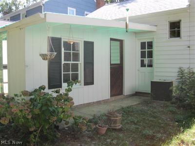 1129 Croyden Road Lyndhurst, OH 44124 - Photo 22 of 25 Have your own greenhouse/potting shed built onto your home.