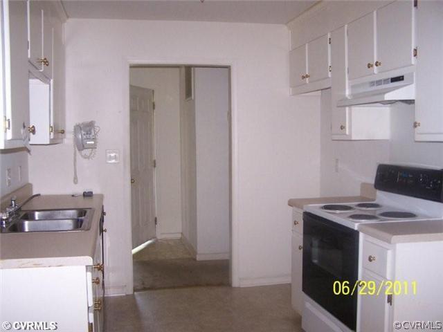 11444 Cedar Run Road Petersburg, VA 23805 - Photo 3 of 6 Kitchen