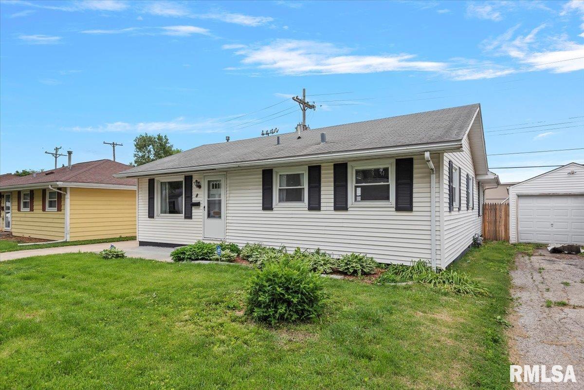 8 Melody Lane Springfield, IL 62702 - Photo 2 of 24