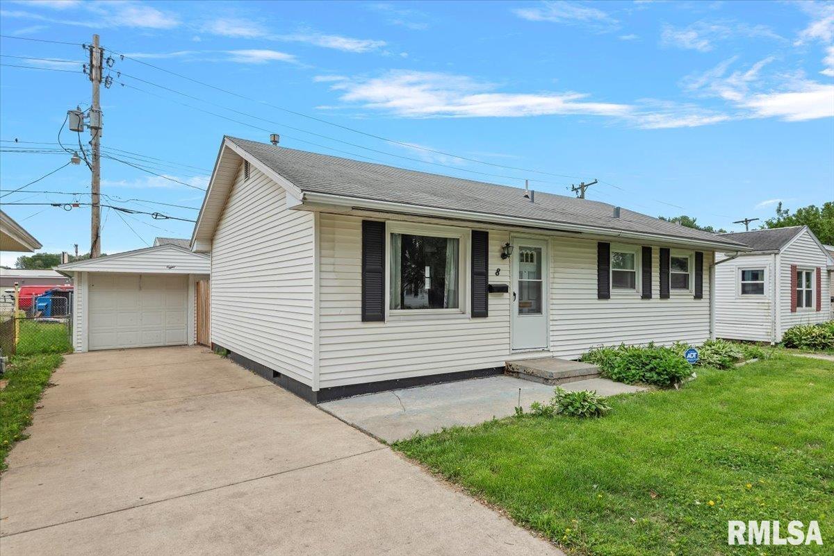 8 Melody Lane Springfield, IL 62702 - Photo 3 of 24