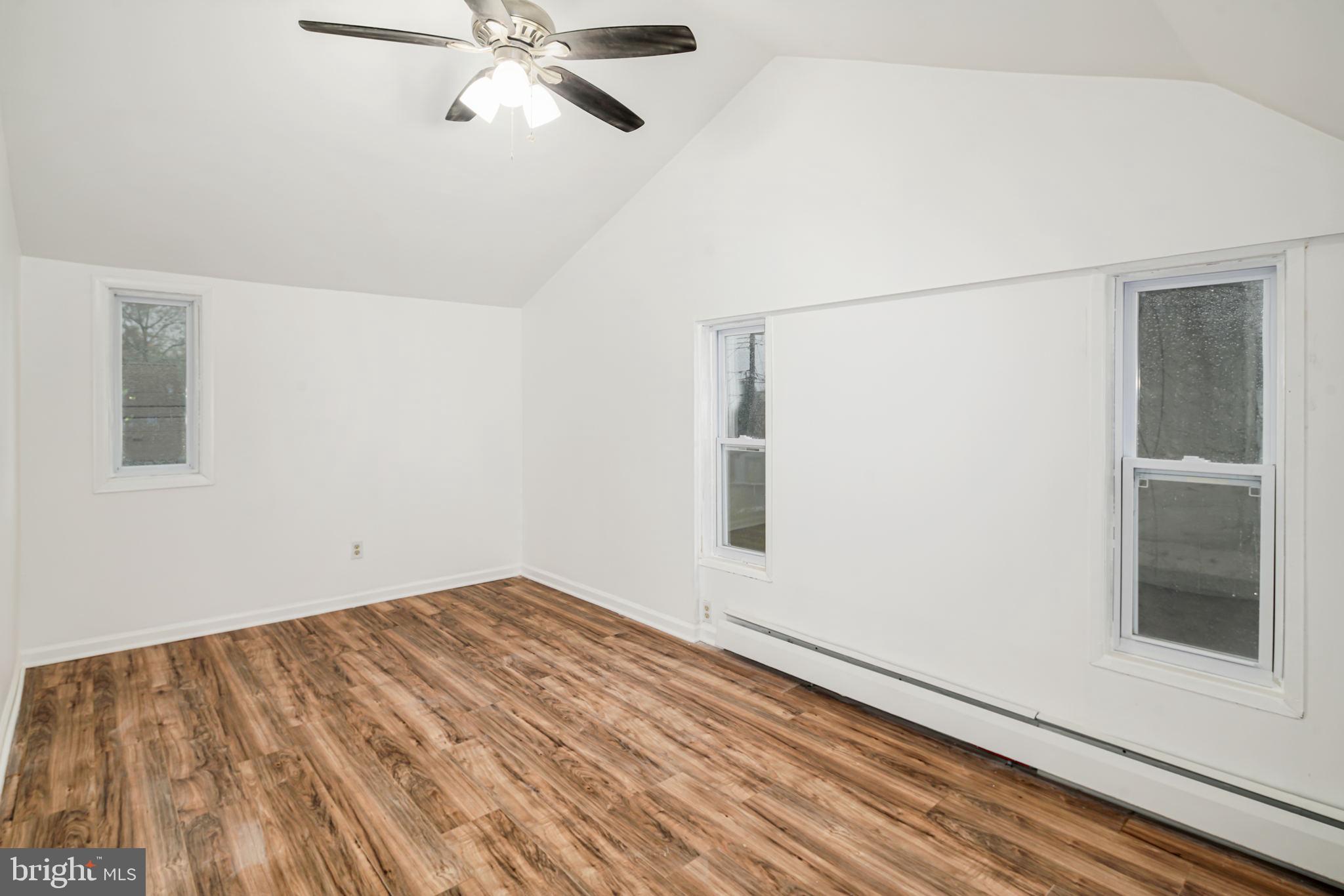 29 Plumtree Road Levittown, PA 19056 - Photo 23 of 33 w/Cathedral Ceiling