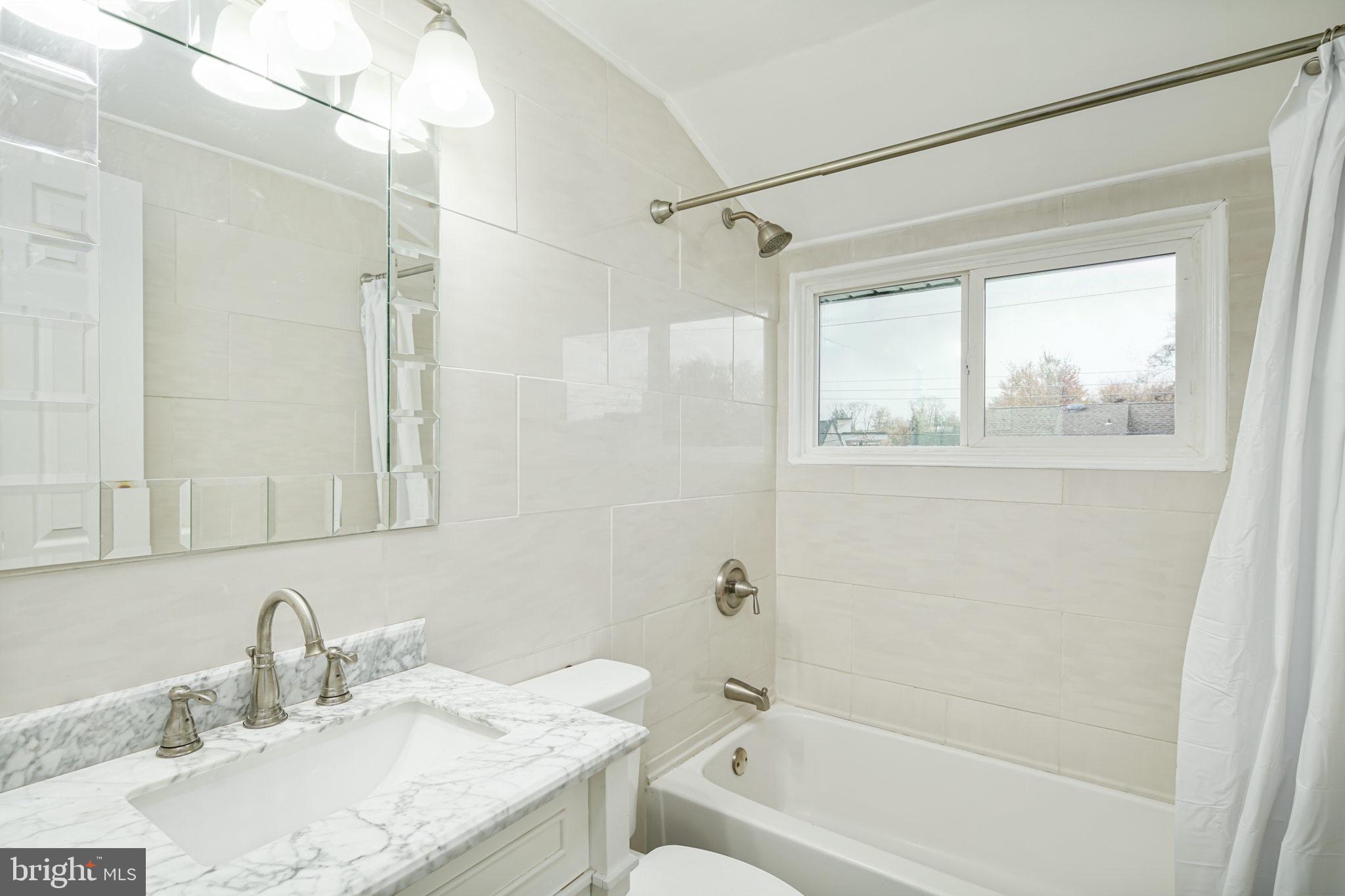 29 Plumtree Road Levittown, PA 19056 - Photo 27 of 33 2nd Full Bath
