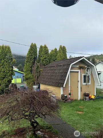 $235,000 | 1102 Water Street, Raymond, WA 98577