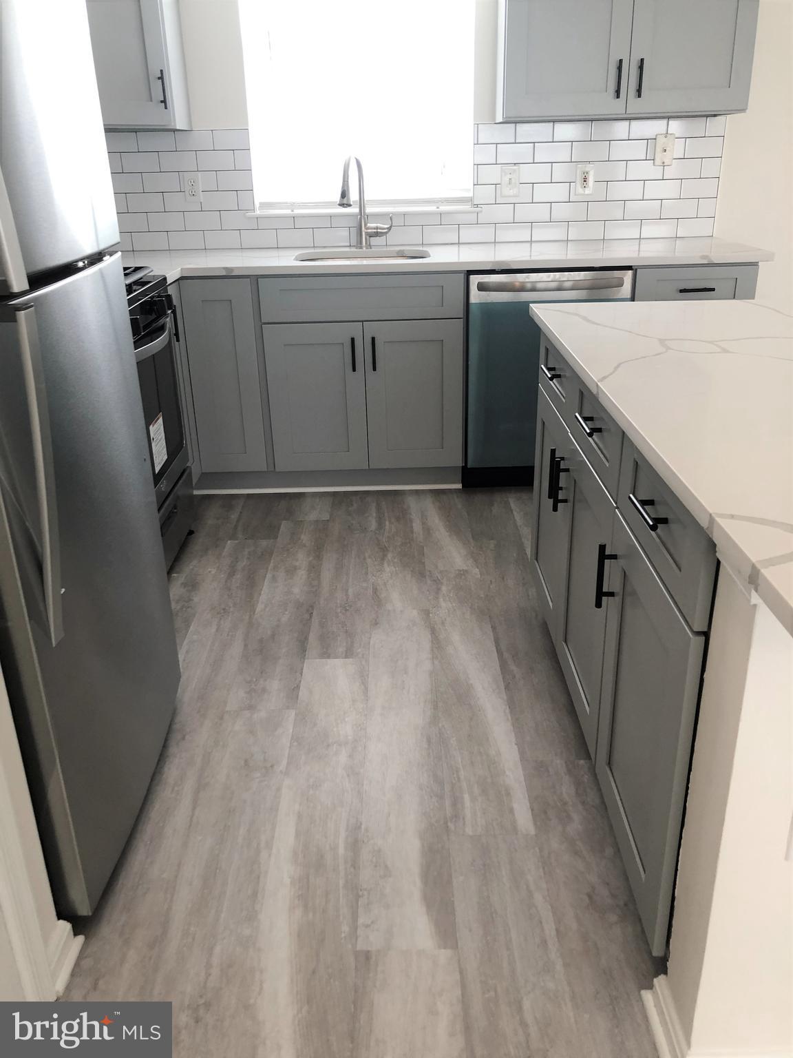 21762 Dragons Green Square Ashburn, VA 20147 - Photo 6 of 17 Kitchen