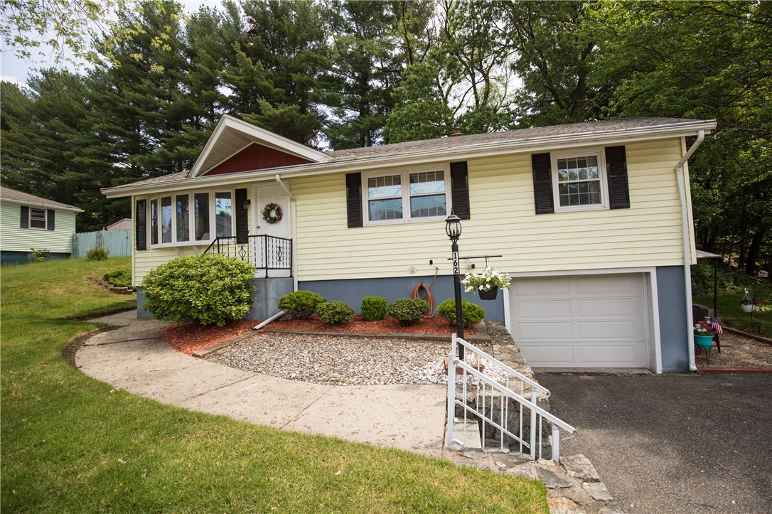 162 Lydia Avenue Woonsocket, RI 02895 - Photo 2 of 44 Gallery Image 2