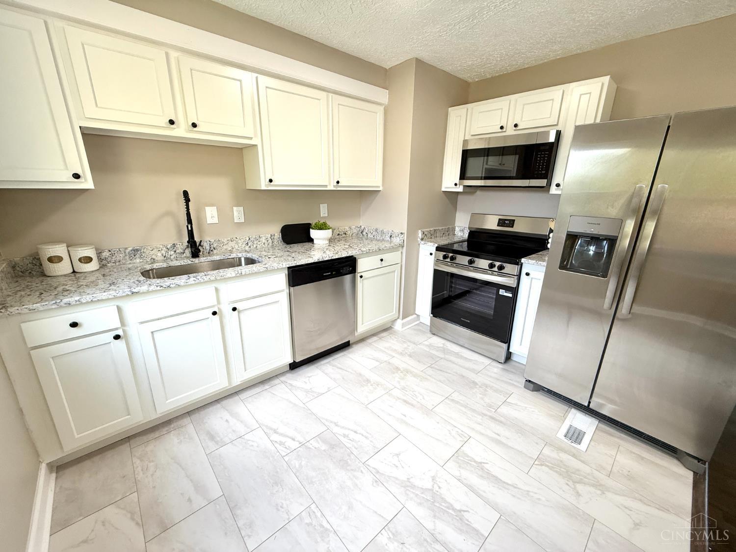 6824 Salem Road Cincinnati, OH 45230 - Photo 8 of 34