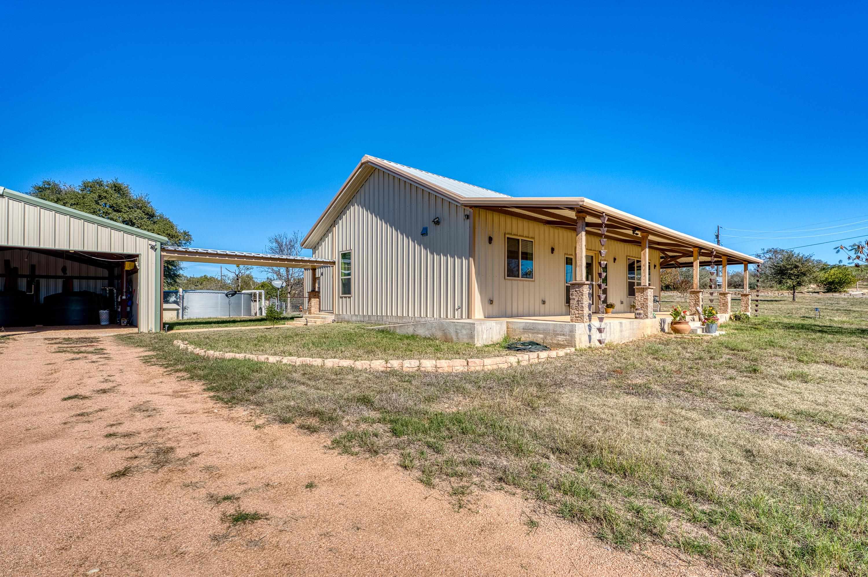 212 Rio Llano Drive East Llano, TX 78643 - Photo 5 of 30