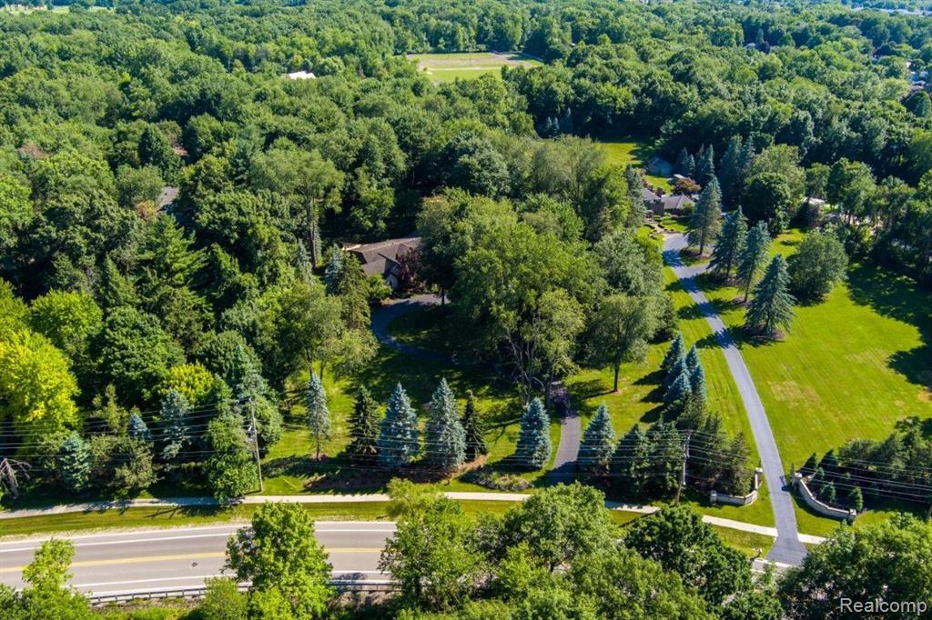 28265 West 14 Mile Road Farmington Hills, MI 48334 - Photo 3 of 69