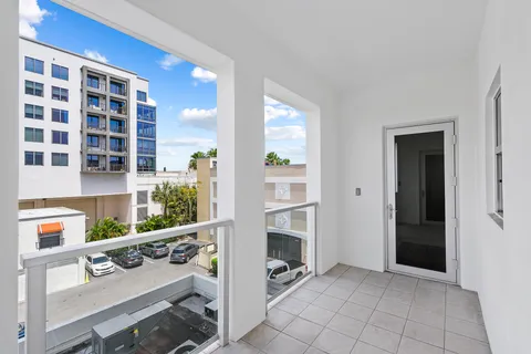 $1,200,000 | 455 East Palmetto Park Road, Unit 3W, Boca Raton, FL 33432