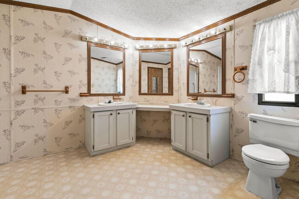 8764 National Road Southwest, Unit 118 Etna, OH 43062 - Photo 20 of 35 Primary Bathroom