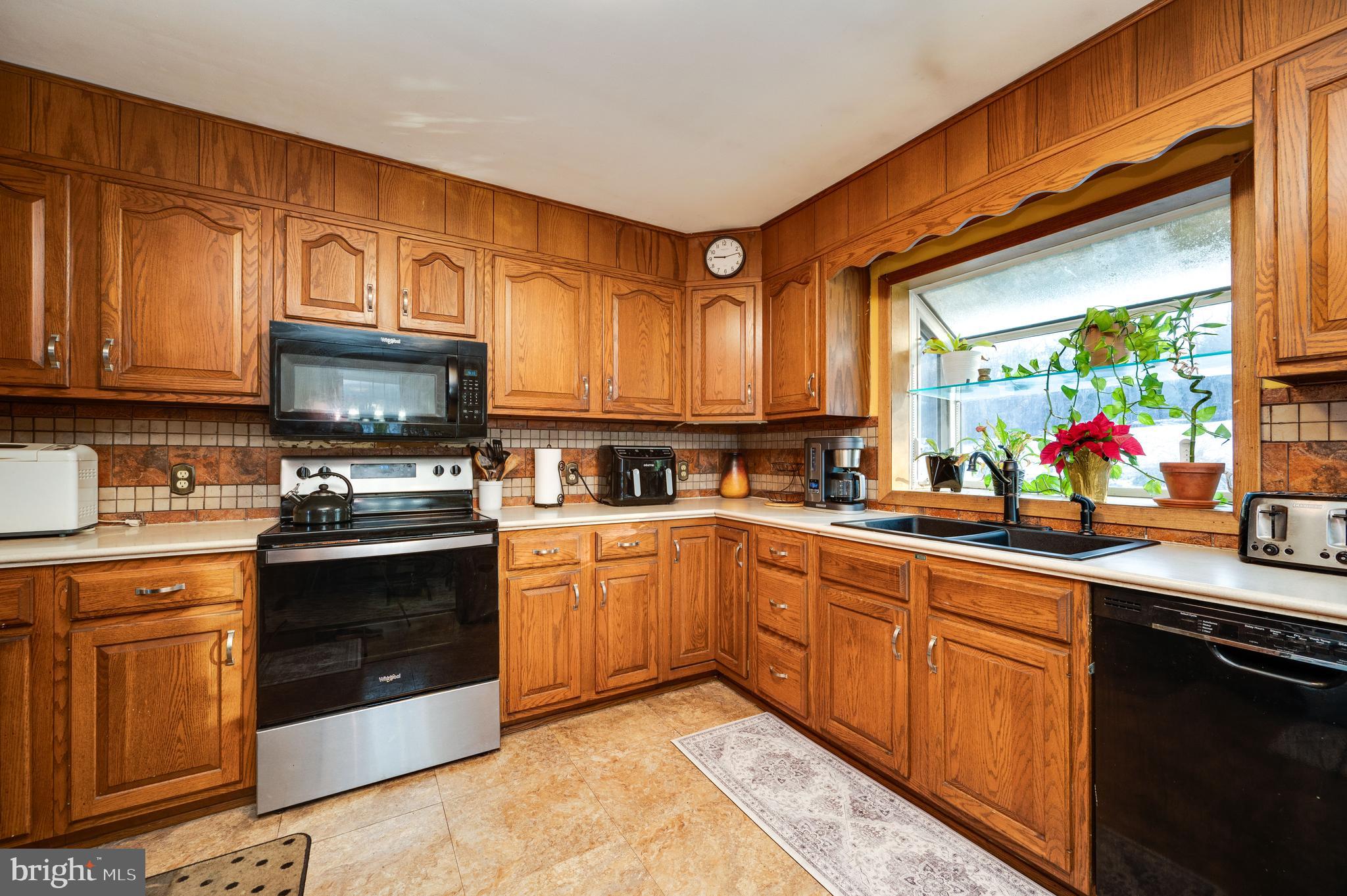 5621 Allentown Pike Reading, PA 19605 - Photo 16 of 50