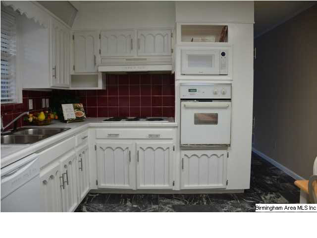 104 Pierson Circle Bessemer, AL 35023 - Photo 7 of 28