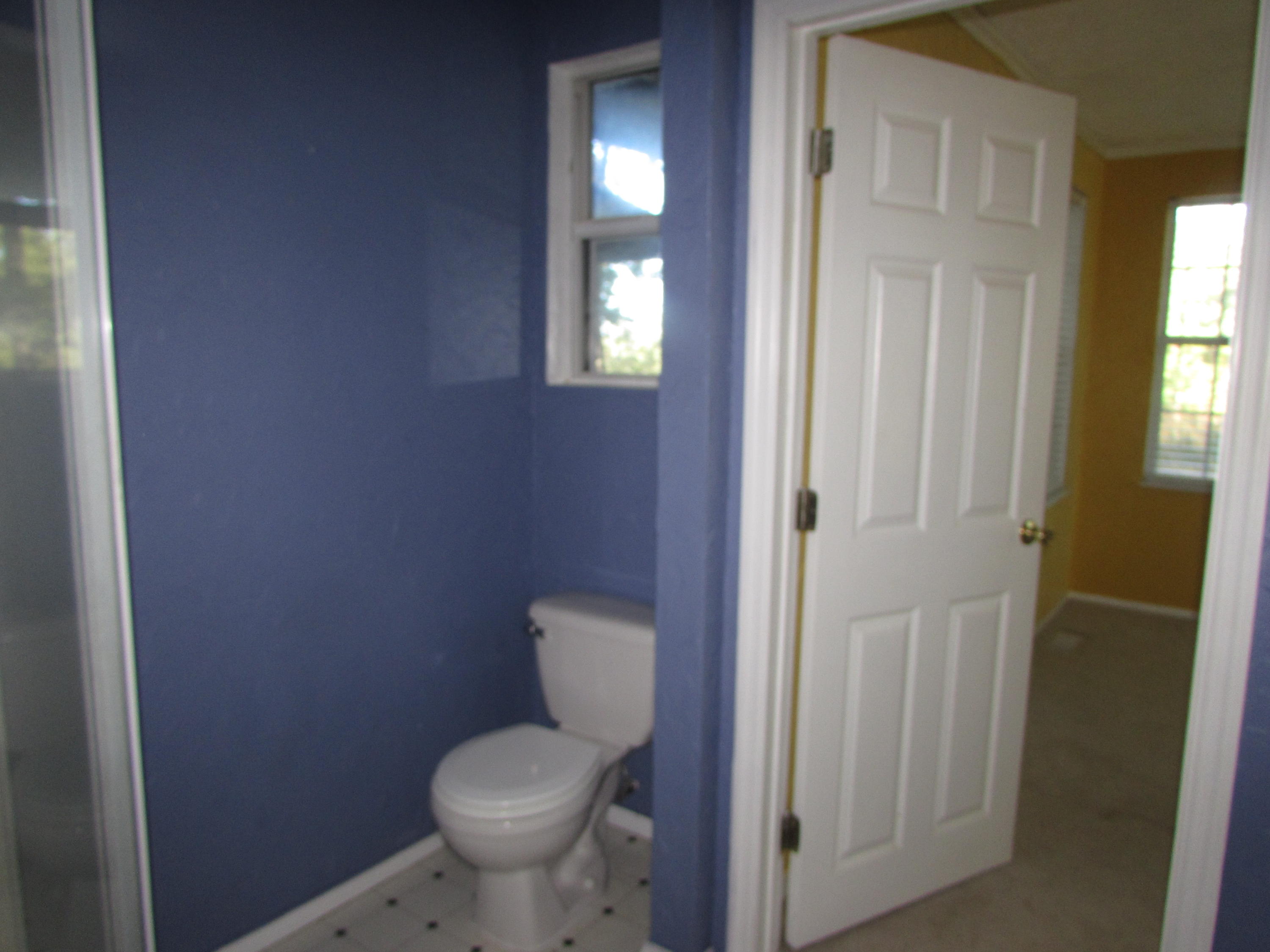 205 Junior Hall Road Road Sunbright, TN 37872 - Photo 20 of 33 bathroom
