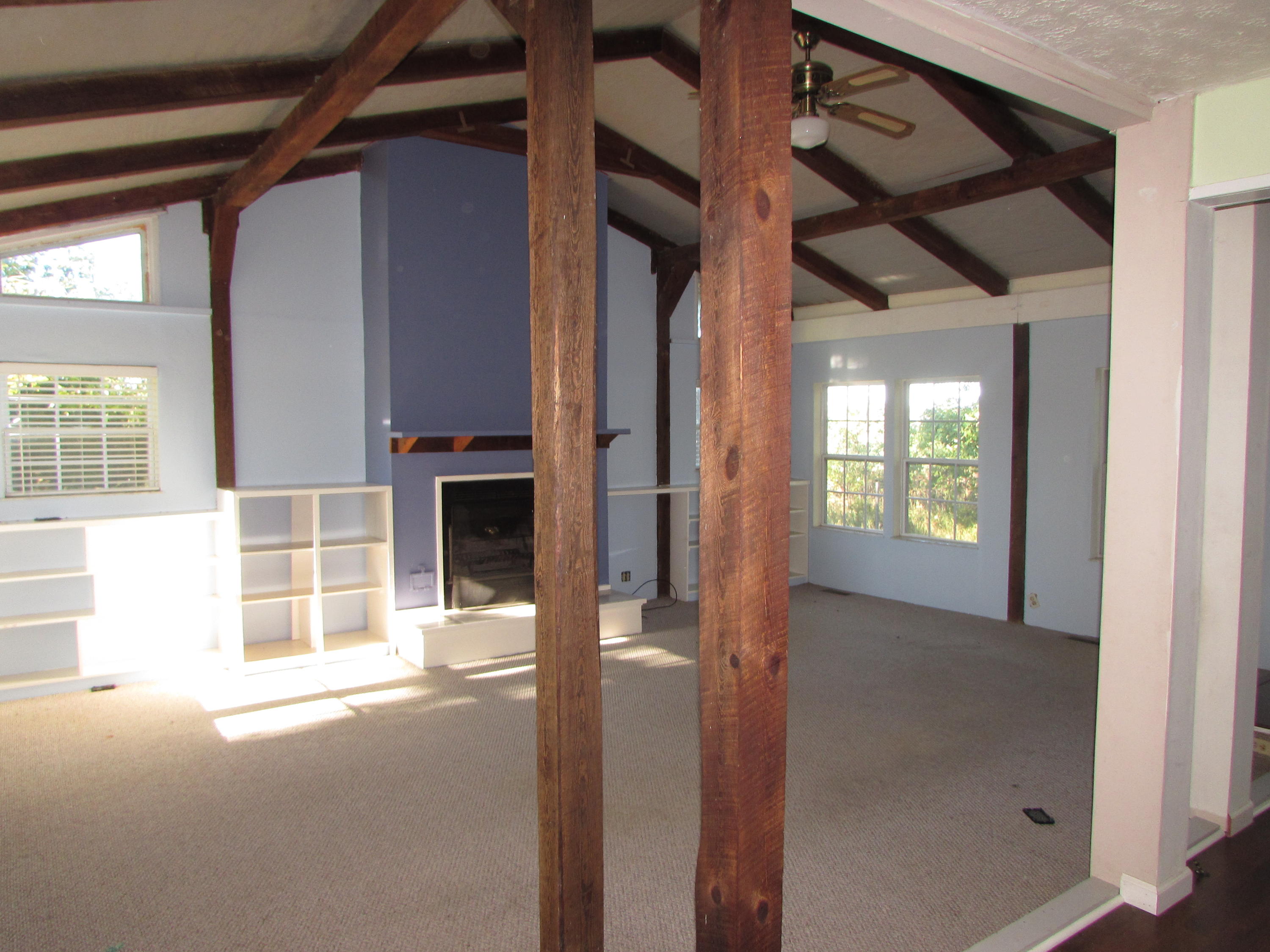 205 Junior Hall Road Road Sunbright, TN 37872 - Photo 9 of 33 living room