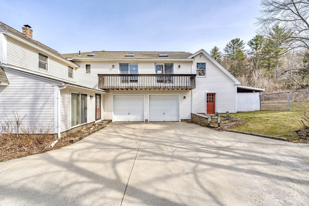 134 Huntington Road Russell, MA 01071 - Photo 4 of 36