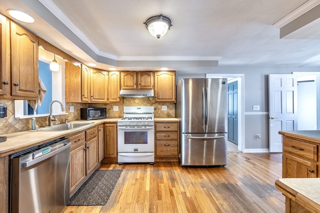134 Huntington Road Russell, MA 01071 - Photo 5 of 36