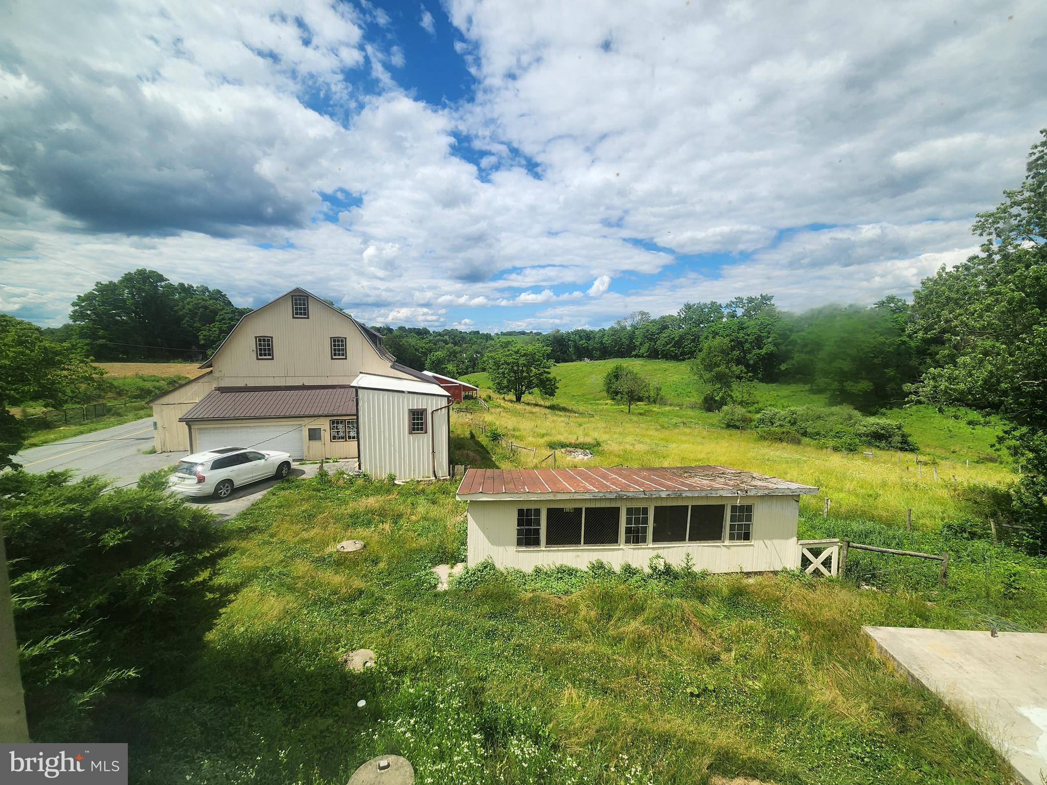 2296 Valley Road Manheim, PA 17545 - Photo 3 of 80