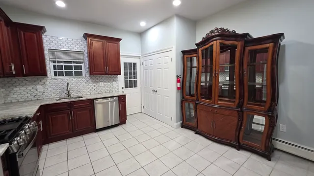 $2,900 | 712 17th Street, Unit 1, Union City, NJ 07087