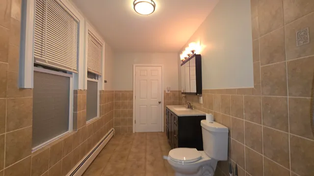 $2,900 | 712 17th Street, Unit 1, Union City, NJ 07087