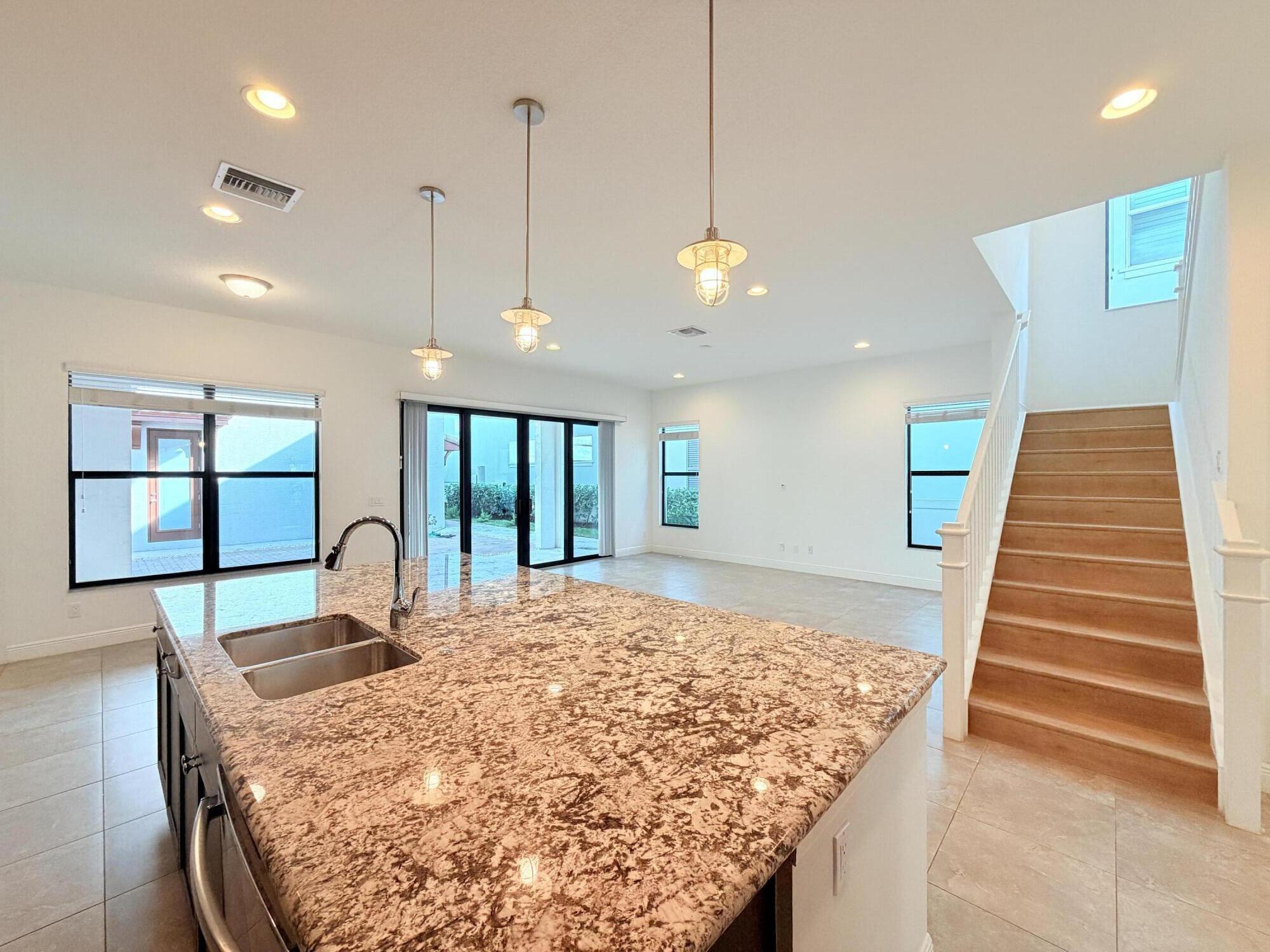 2074 Dickens Terrace Palm Beach Gardens, FL 33418 - Photo 11 of 65 First Floor