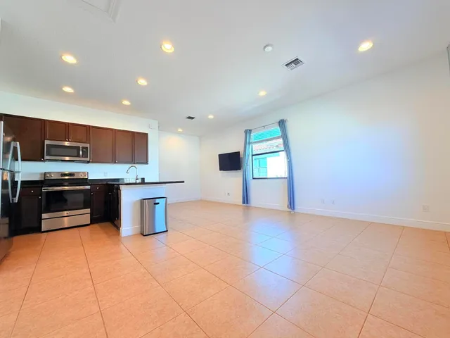 $8,500 | 2074 Dickens Terrace, Palm Beach Gardens, FL 33418