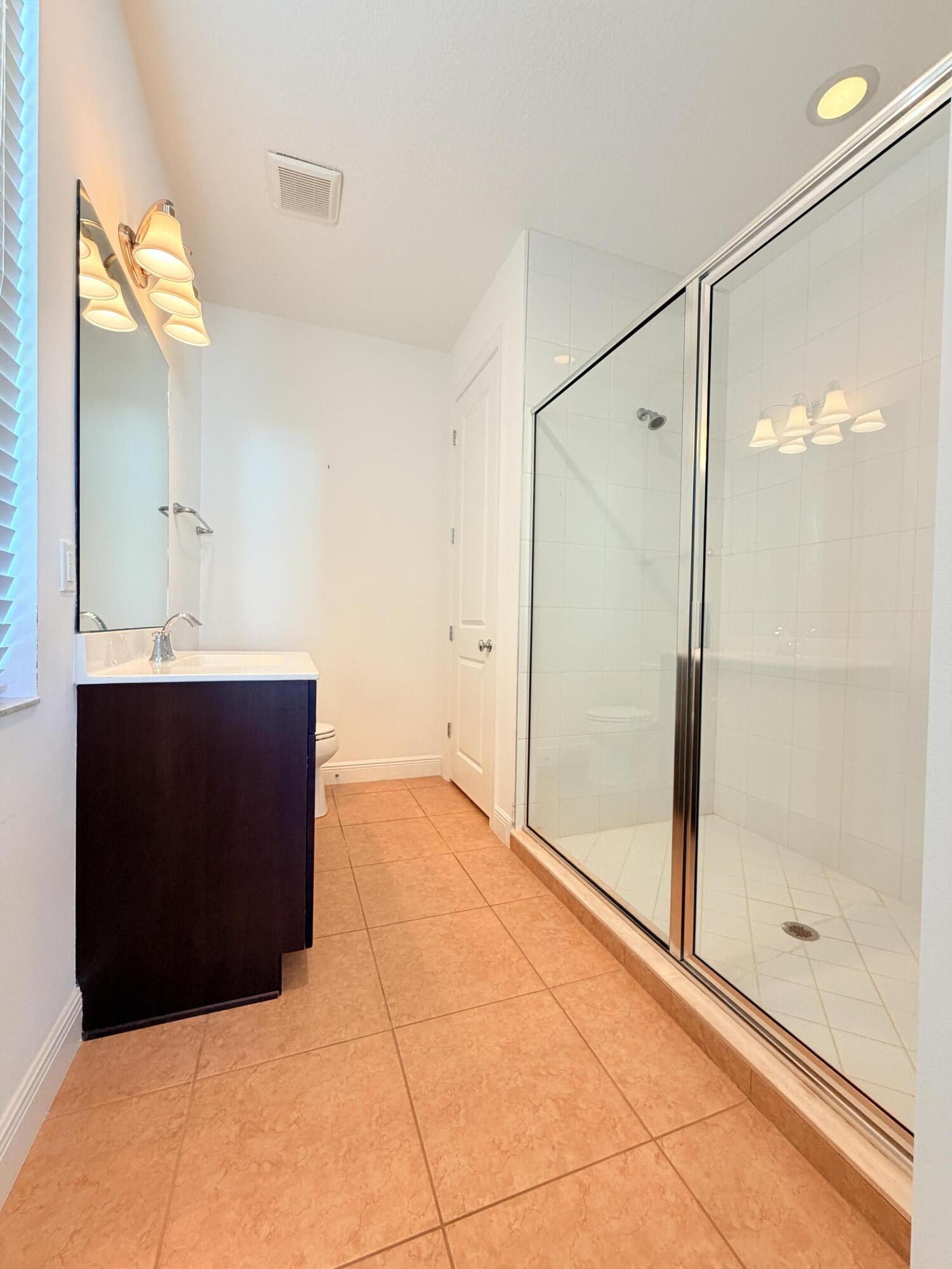 2074 Dickens Terrace Palm Beach Gardens, FL 33418 - Photo 44 of 65 Guest House Bathroom