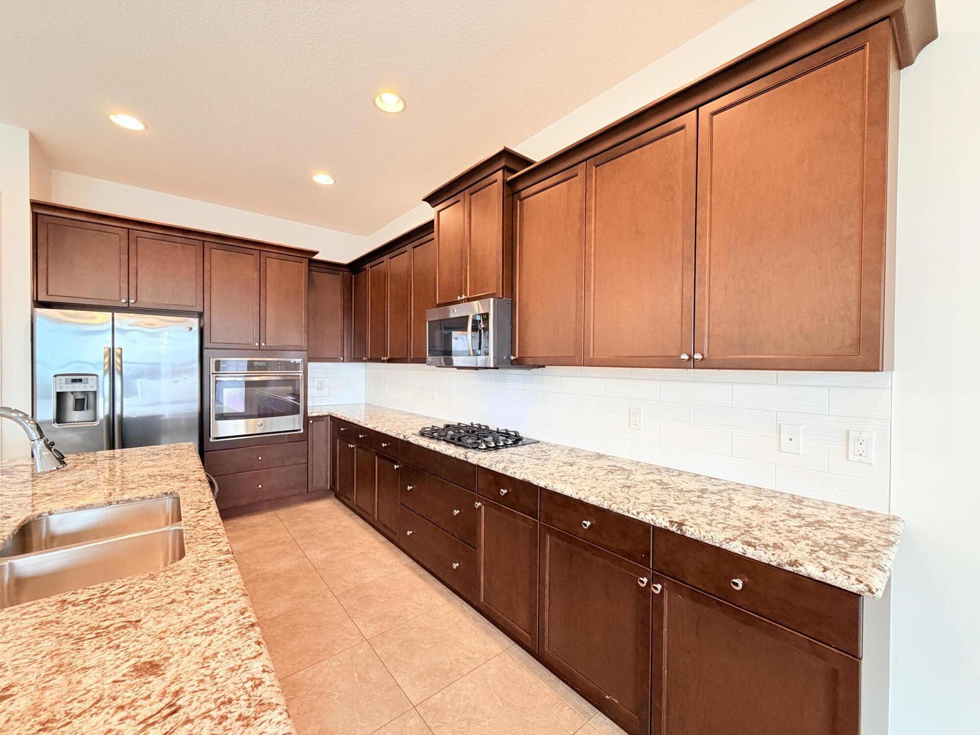 2074 Dickens Terrace Palm Beach Gardens, FL 33418 - Photo 5 of 65 Kitchen 4