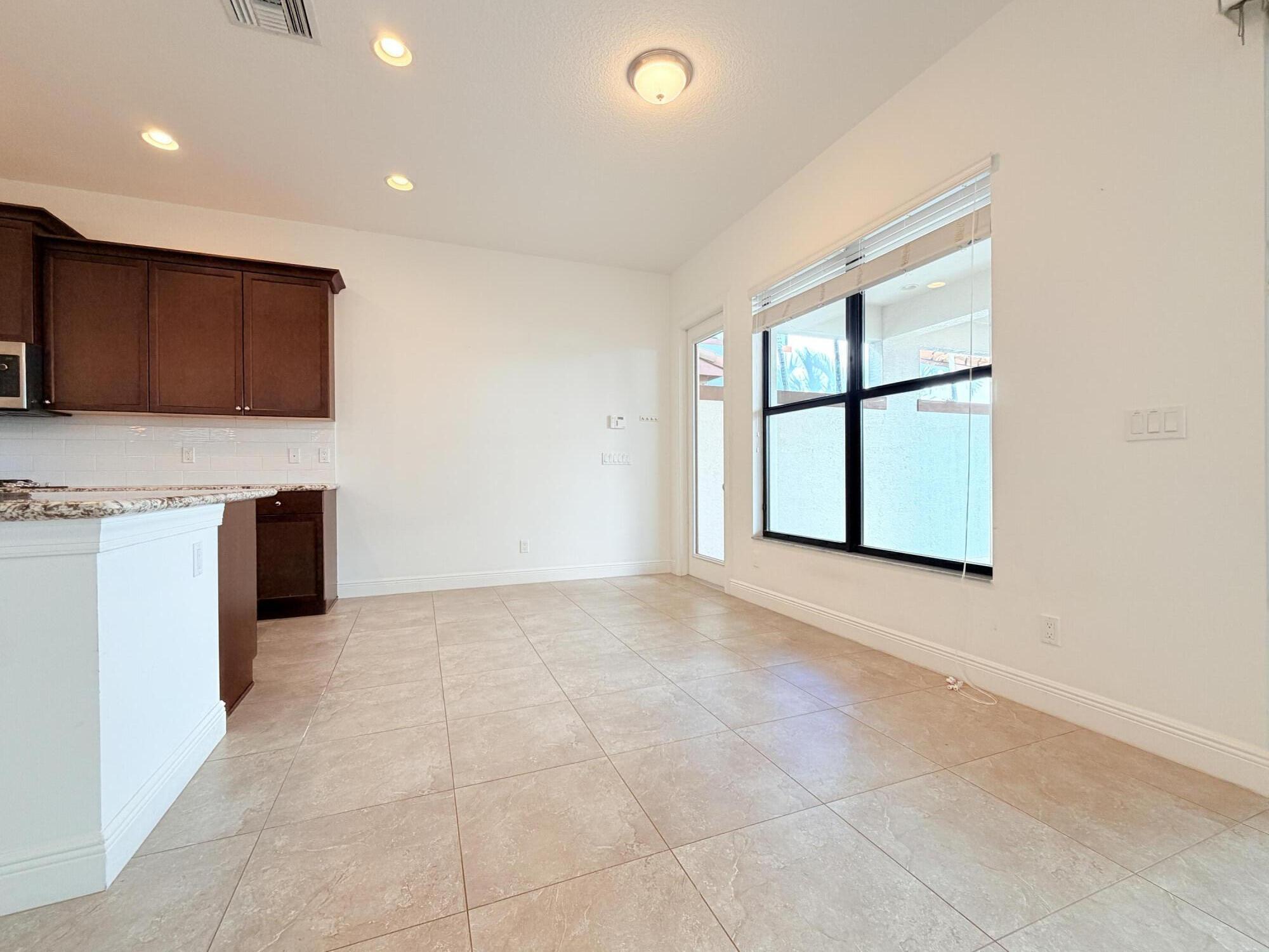 2074 Dickens Terrace Palm Beach Gardens, FL 33418 - Photo 8 of 65 Dining Room