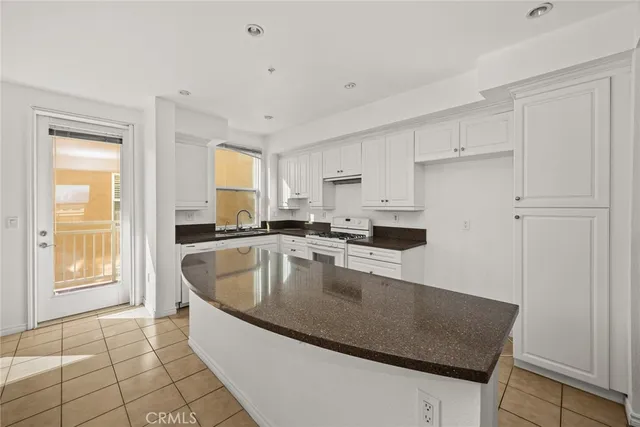 $728,000 | 83 East Commonwealth Avenue, Unit 3C, Alhambra, CA 91801