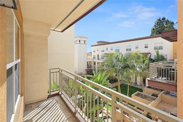 $728,000 | 83 East Commonwealth Avenue, Unit 3C, Alhambra, CA 91801