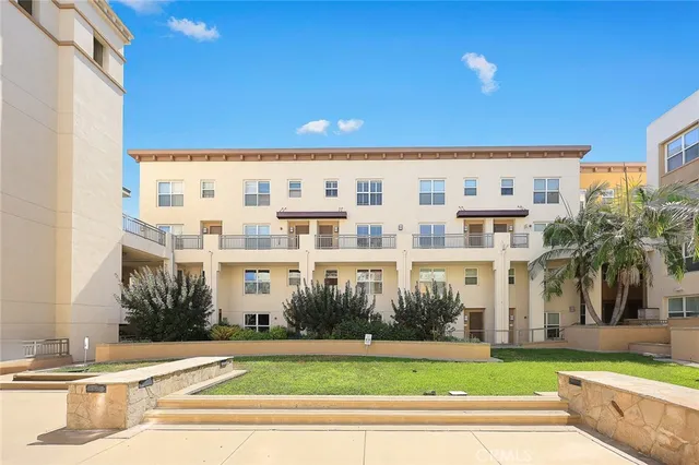 $728,000 | 83 East Commonwealth Avenue, Unit 3C, Alhambra, CA 91801