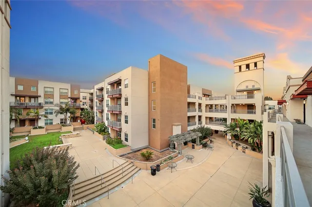 $728,000 | 83 East Commonwealth Avenue, Unit 3C, Alhambra, CA 91801