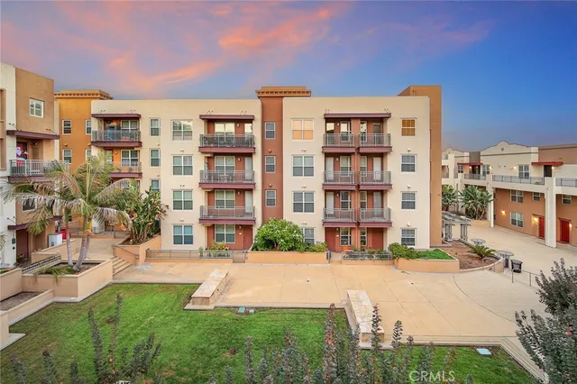 $728,000 | 83 East Commonwealth Avenue, Unit 3C, Alhambra, CA 91801