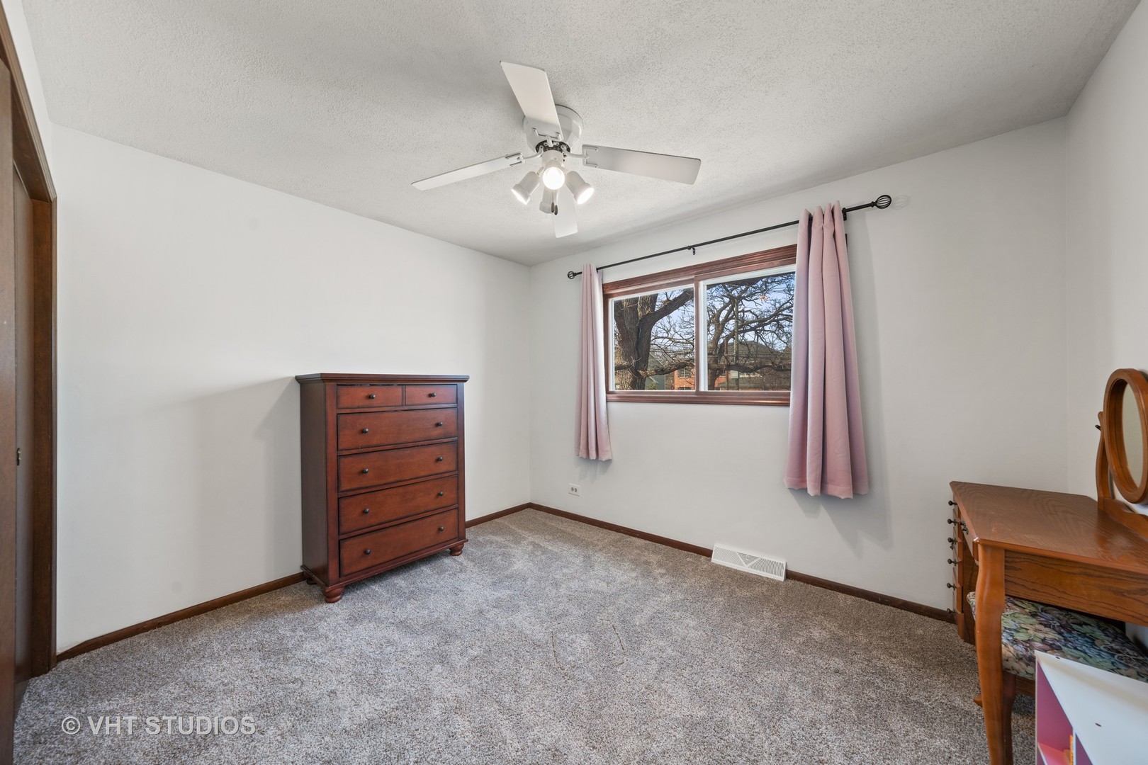 27W155 Manchester Road Winfield, IL 60190 - Photo 13 of 32