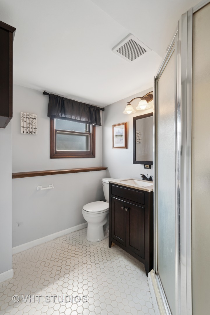 27W155 Manchester Road Winfield, IL 60190 - Photo 22 of 32