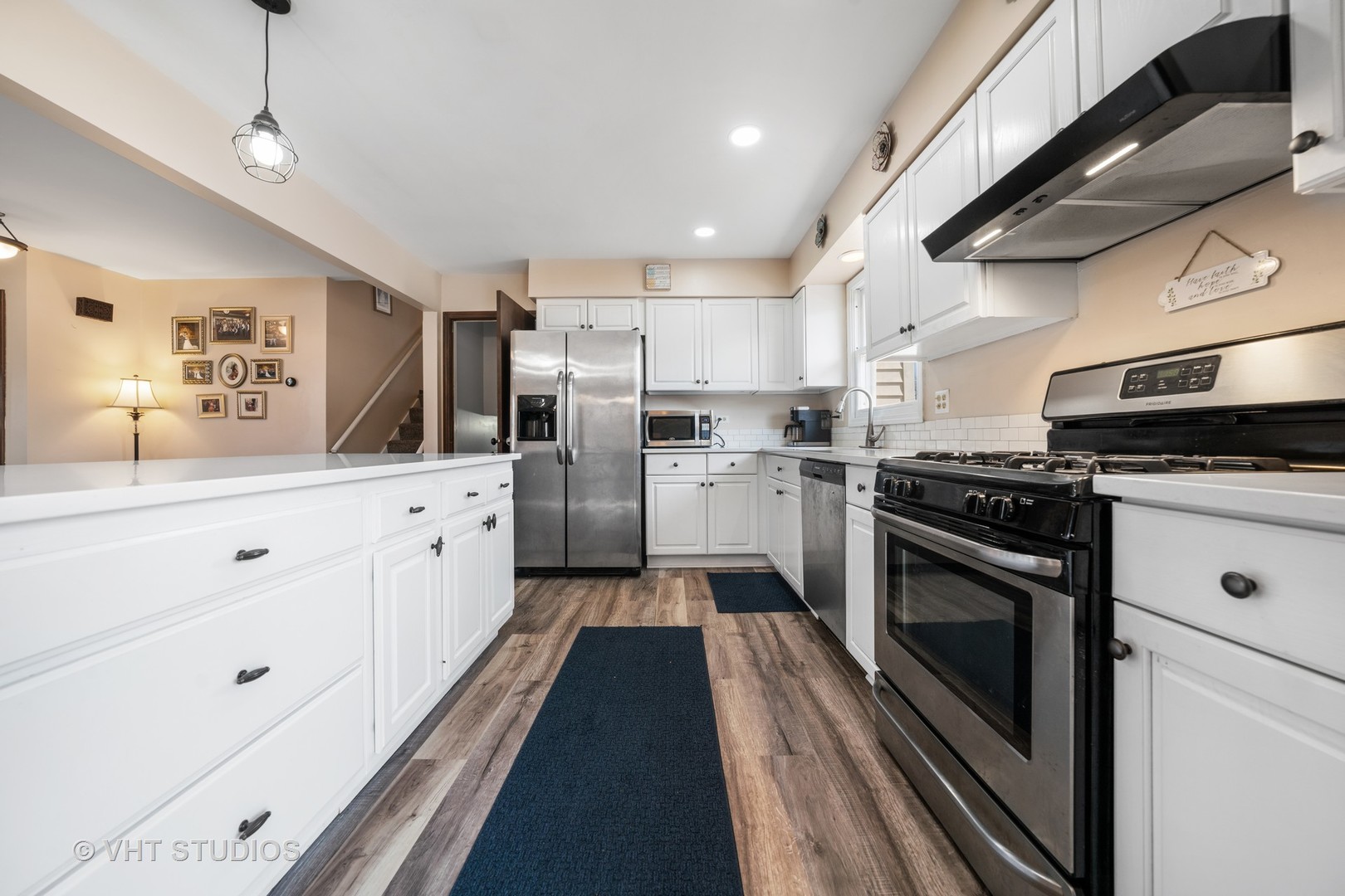 27W155 Manchester Road Winfield, IL 60190 - Photo 6 of 32