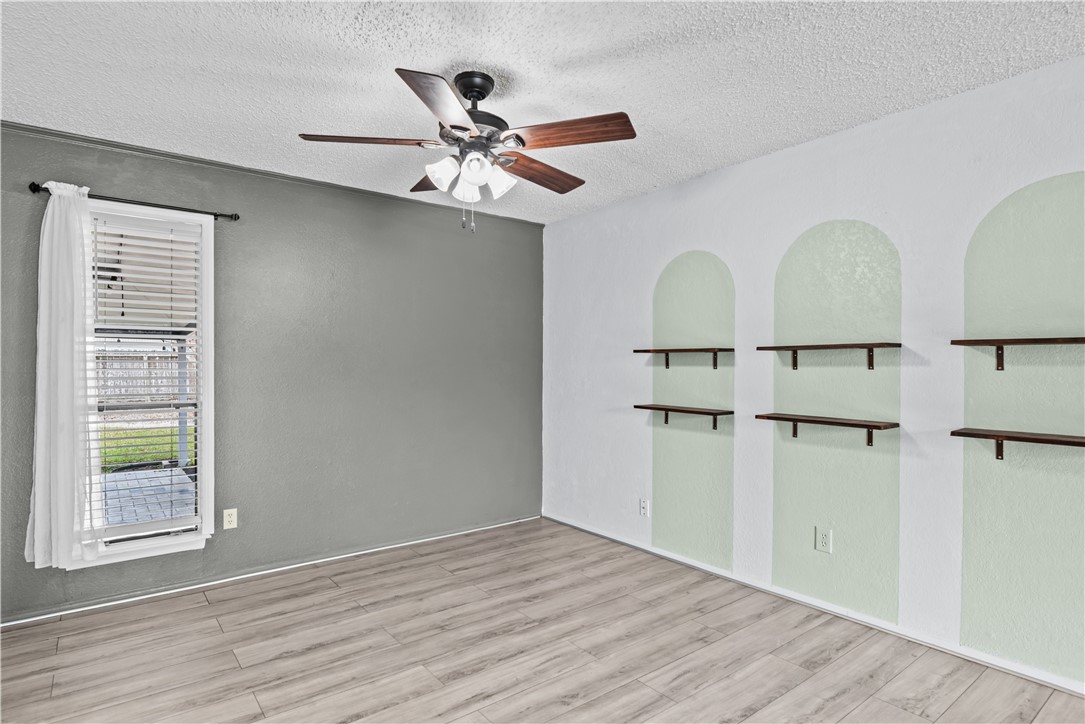7234 Diamond Ridge Drive Corpus Christi, TX 78413 - Photo 6 of 19 Sitting room