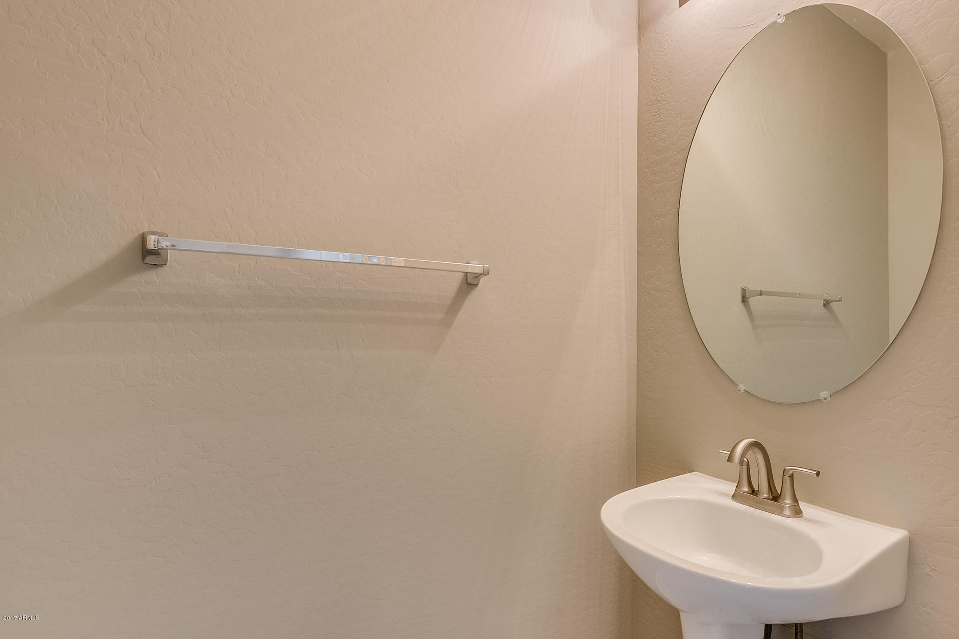 1534 West Alta Vista Road Phoenix, AZ 85041 - Photo 6 of 13 Alta-27