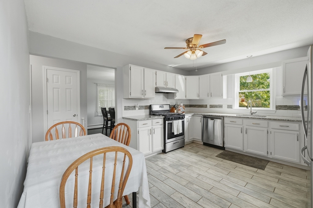 134 Hathaway Commons Road Fall River, MA 02720 - Photo 5 of 41