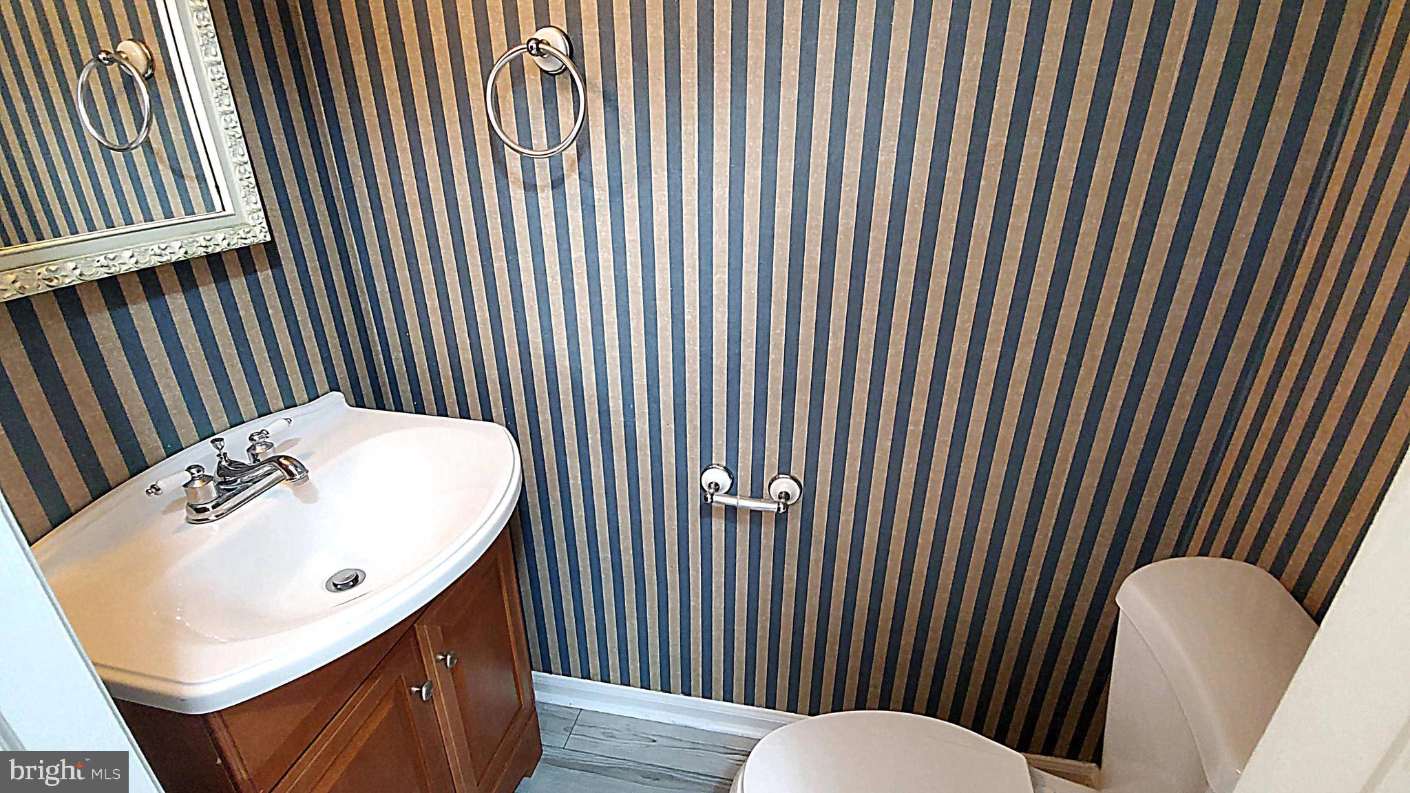 14524 Golden Oak Road Centreville, VA 20121 - Photo 16 of 39 Half bath
