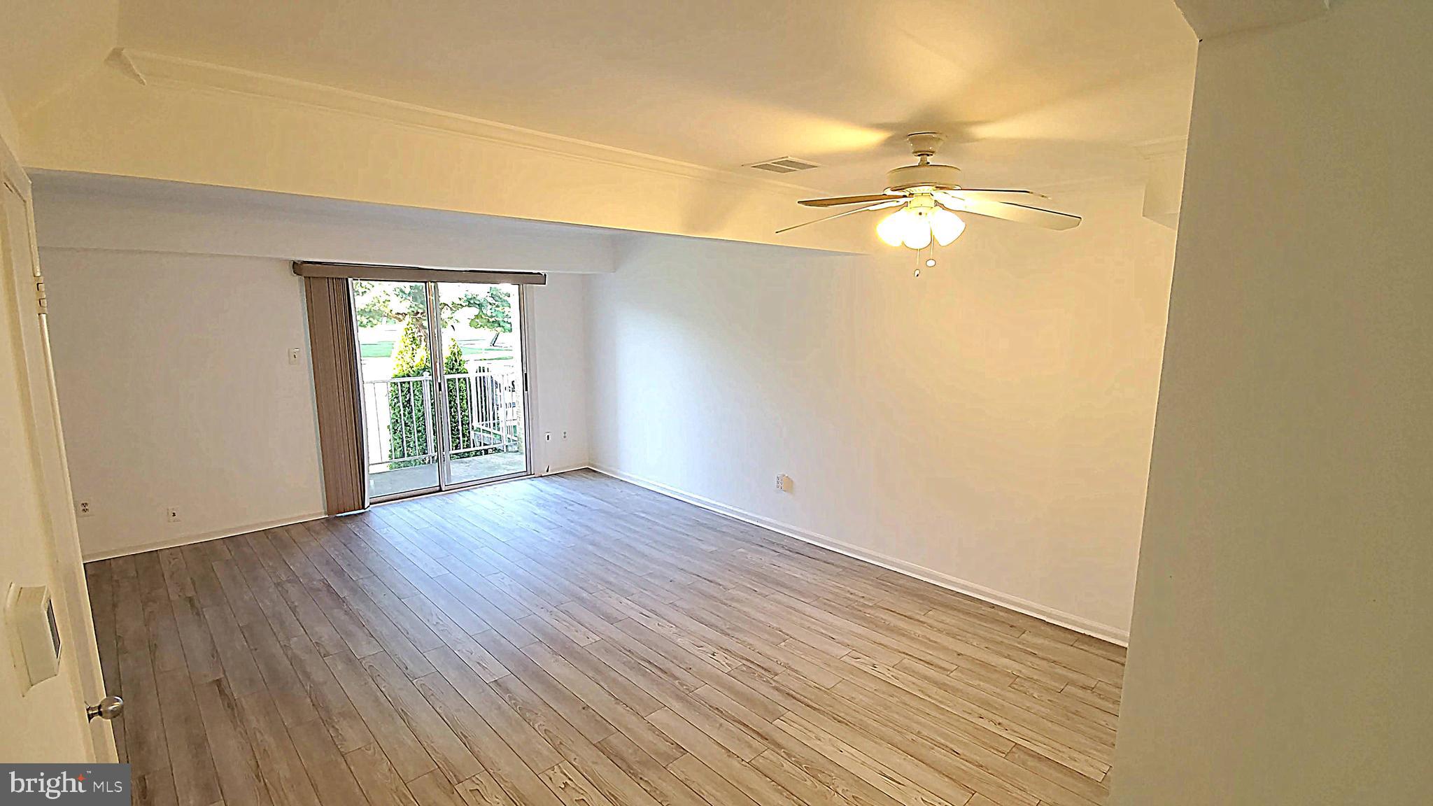 14524 Golden Oak Road Centreville, VA 20121 - Photo 3 of 39 Living Room