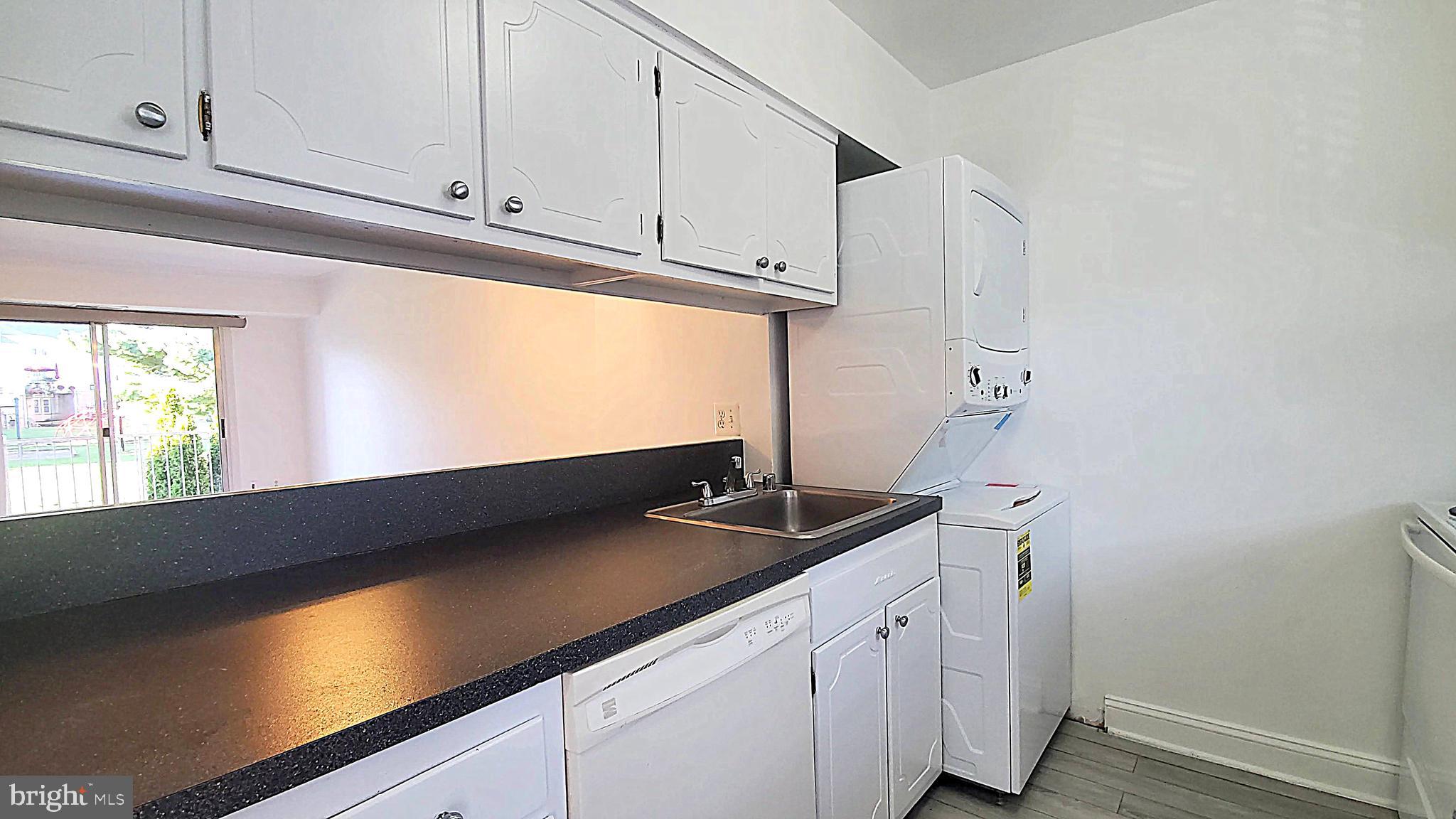 14524 Golden Oak Road Centreville, VA 20121 - Photo 5 of 39 Kitchen